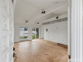 1302 E Lakeshore Drive, Lake Stevens WA 98258