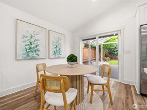 17202 NE 134th Place, Redmond WA 98052
