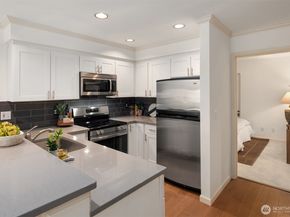 1417 Queen Anne Avenue N 206, Seattle WA 98109