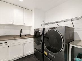 26237 SE Old Black Nugget Road, Issaquah WA 98029