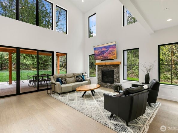 26237 SE Old Black Nugget Road, Issaquah WA 98029