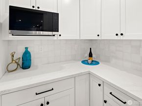 2500 Lorentz Place N, Seattle WA 98109