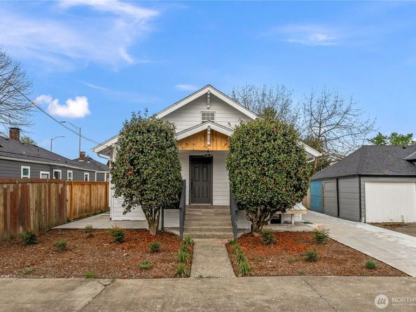 305 Meadow Avenue N, Renton WA 98057