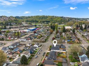 305 Meadow Avenue N, Renton WA 98057