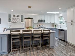 13528 95th Avenue NE, Kirkland WA 98034