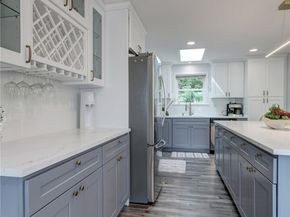 13528 95th Avenue NE, Kirkland WA 98034
