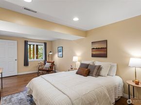 11210 Lakeside Avenue NE, Seattle WA 98125