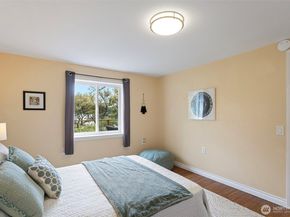 11210 Lakeside Avenue NE, Seattle WA 98125