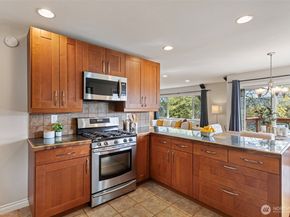11210 Lakeside Avenue NE, Seattle WA 98125