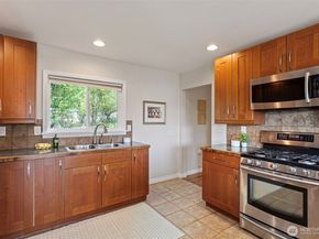 11210 Lakeside Avenue NE, Seattle WA 98125
