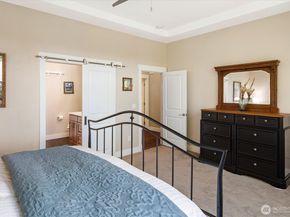17722 E Lake Desire Drive SE, Renton WA 98058