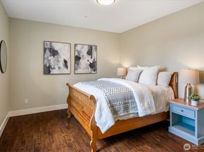 17722 E Lake Desire Drive SE, Renton WA 98058