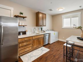 17722 E Lake Desire Drive SE, Renton WA 98058