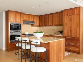 500 106th Avenue NE 3211, Bellevue WA 98004