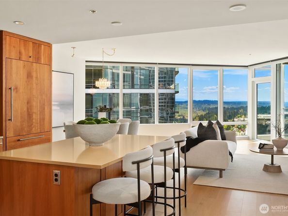 500 106th Avenue NE 3211, Bellevue WA 98004