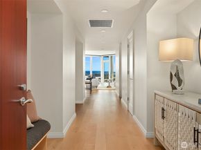 500 106th Avenue NE 3211, Bellevue WA 98004