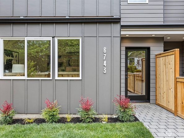 6743 Earl Avenue NW, Seattle WA 98117