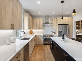 6743 Earl Avenue NW, Seattle WA 98117