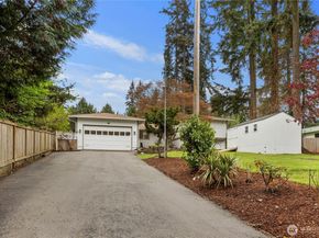 15212 Cascadian Way, Lynnwood WA 98087