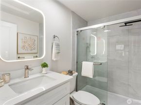 15212 Cascadian Way, Lynnwood WA 98087