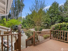 15212 Cascadian Way, Lynnwood WA 98087