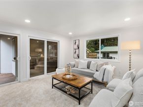 15212 Cascadian Way, Lynnwood WA 98087