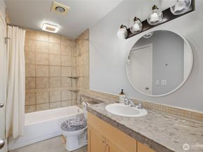 275 W Roy Street 412, Seattle WA 98119