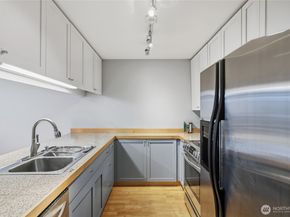 275 W Roy Street 412, Seattle WA 98119