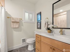 12334 SE 23rd Place, Bellevue WA 98005