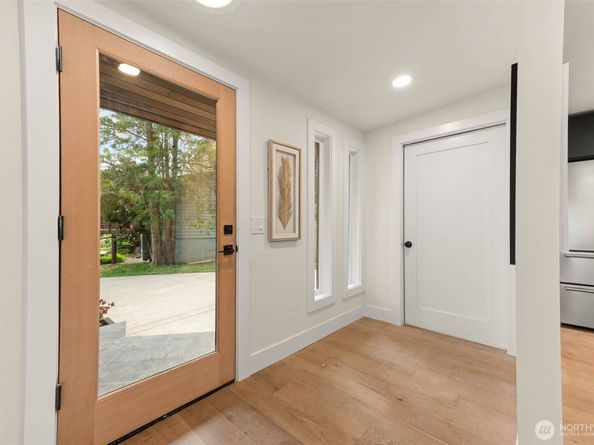12334 SE 23rd Place, Bellevue WA 98005