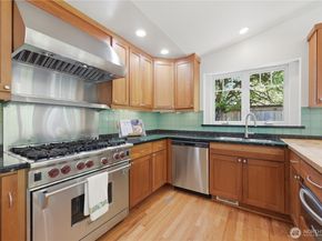 10630 NE 18th Street, Bellevue WA 98004