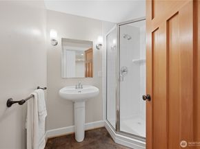 10630 NE 18th Street, Bellevue WA 98004