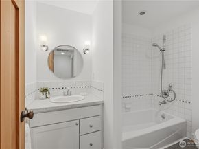 10630 NE 18th Street, Bellevue WA 98004