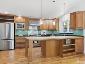 10630 NE 18th Street, Bellevue WA 98004