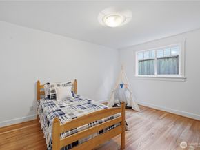 10630 NE 18th Street, Bellevue WA 98004