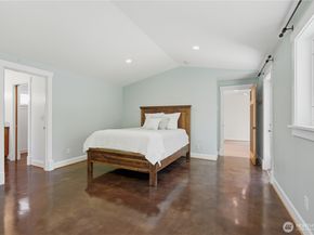 10630 NE 18th Street, Bellevue WA 98004