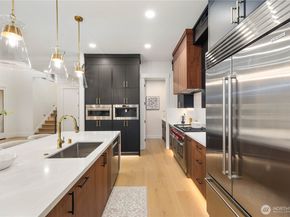 10416 130th Avenue NE, Kirkland WA 98033