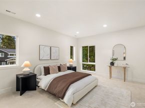 10416 130th Avenue NE, Kirkland WA 98033