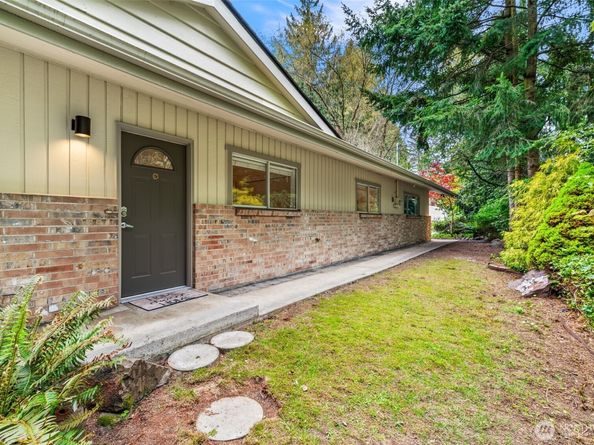 10758 Ashworth Avenue N, Seattle WA 98133