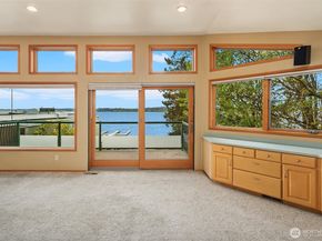 557 5th Avenue W, Kirkland WA 98033