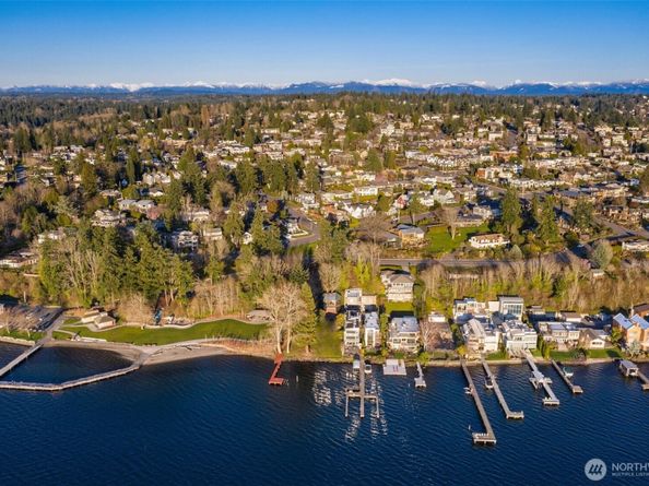 557 5th Avenue W, Kirkland WA 98033