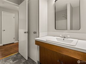1519 NE 185th Street, Shoreline WA 98155