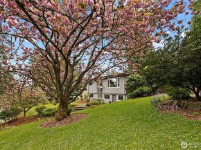 1519 NE 185th Street, Shoreline WA 98155