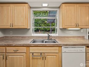 1519 NE 185th Street, Shoreline WA 98155