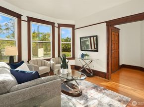 1532 23rd Avenue, Seattle WA 98122
