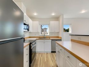 2101 N 55th Street 201, Seattle WA 98103