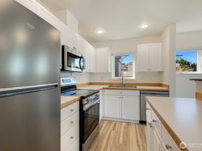 2101 N 55th Street 201, Seattle WA 98103