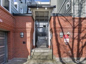 2101 N 55th Street 201, Seattle WA 98103