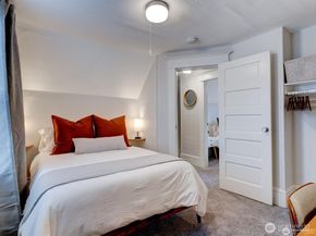 1626 39th Avenue E, Seattle WA 98112