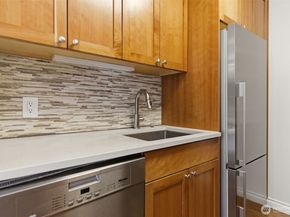 800 N Allen Place 401, Seattle WA 98103